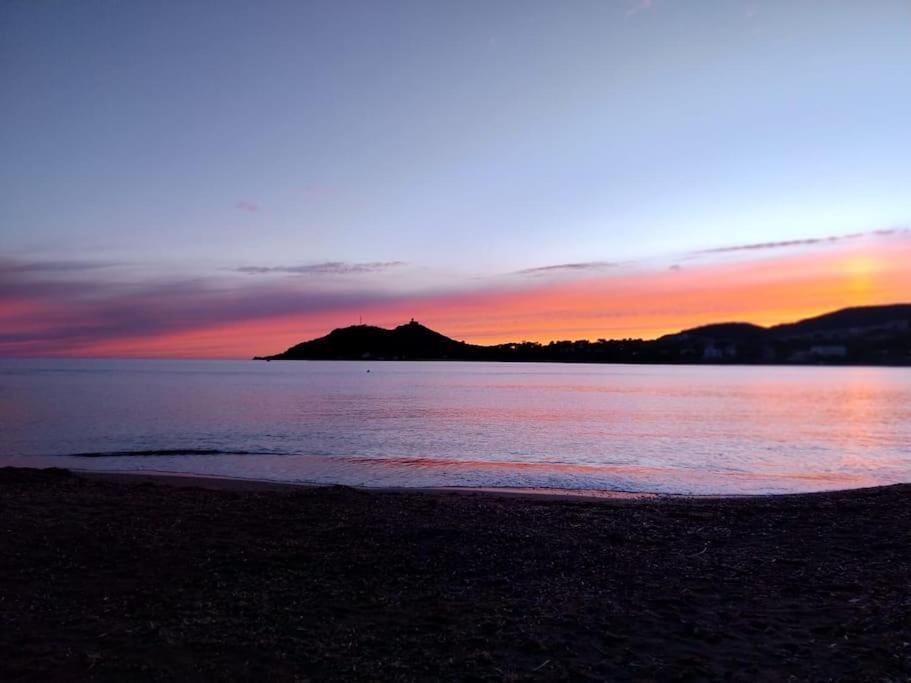Village Cap Esterel, Piscine, Plage Saint-Raphaël Exterior foto