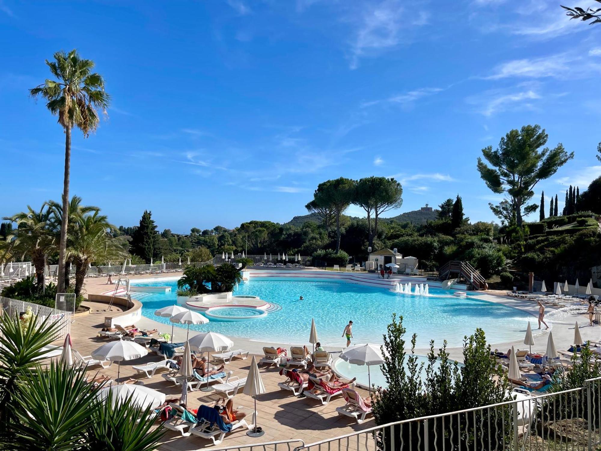 Village Cap Esterel, Piscine, Plage Saint-Raphaël Exterior foto